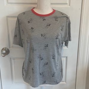 🌻 3 for $20 🌻 - Disney Mickey T-Shirt
